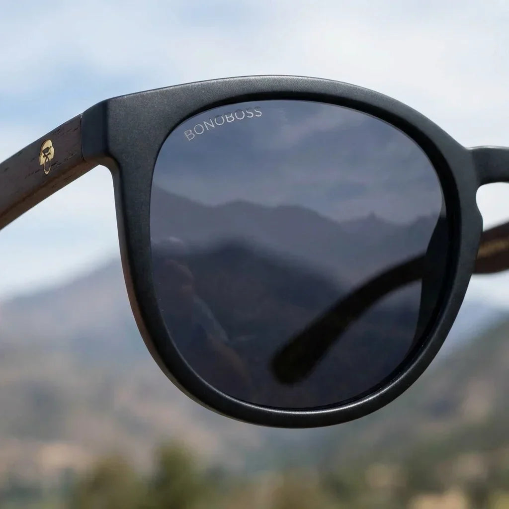 Lenses sun meli dark polarized UV400 bio-acetate black close-up lente mirrored coating detalle optical bonoboss #editorial_polarizado #color_negro