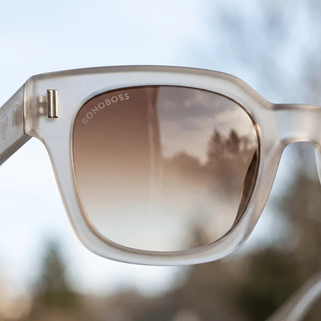 Lentes sol Osorno RPET polarizados UV400 RPET reciclado transparente close-up lente coating detalle optico Bonoboss #editorial_polarizado #color_transparente