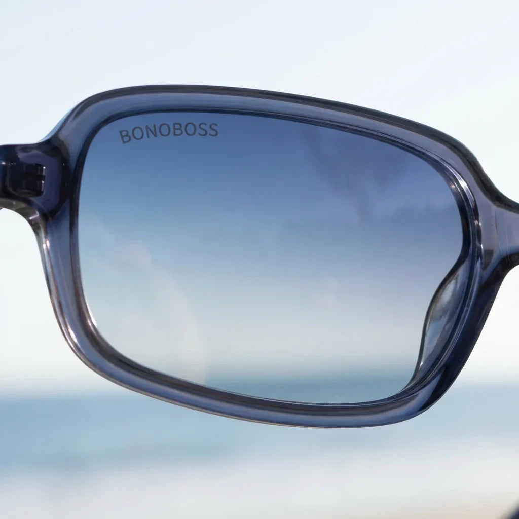 Lenses sun navarino polarized UV400 bio-acetate blue close-up lente mirrored coating detalle optical bonoboss #editorial_polarizado #color_azul