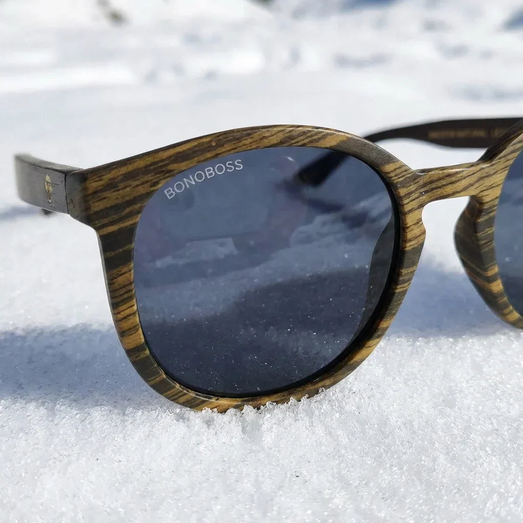 Lenses sun meli ebony polarized UV400 wood ebony polarized black close-up lente mirrored coating detalle optical bonoboss #editorial_polarizado #color_negro