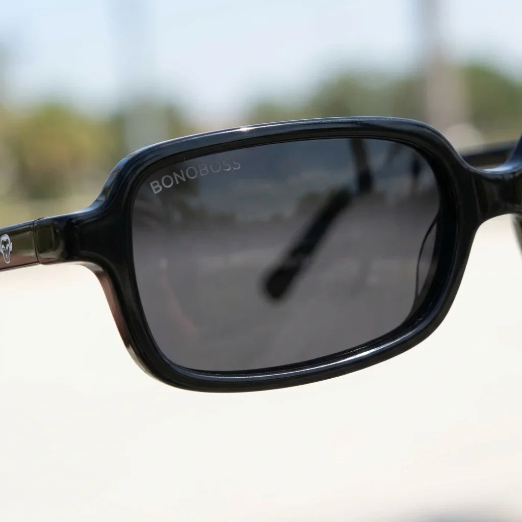 Lentes sol Navarino polarizados UV400 bio-acetato negro close-up lente coating espejado detalle optico Bonoboss #editorial_grid1 #color_negro