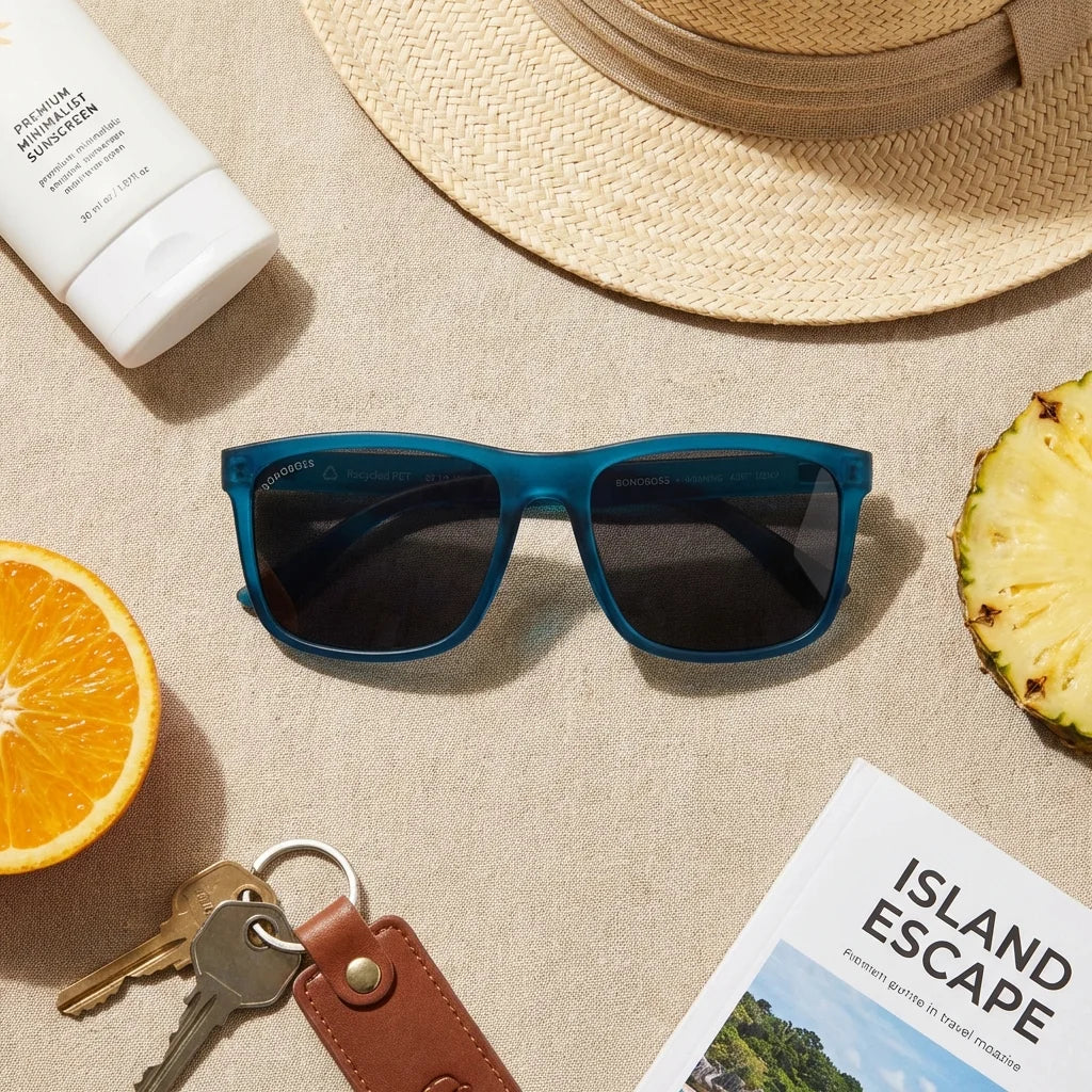 Lentes sol Rapanui RPET polarizados RPET reciclado ocean flat lay summer essentials playa accesorios verano Bonoboss #editorial_detail2 #color_ocean