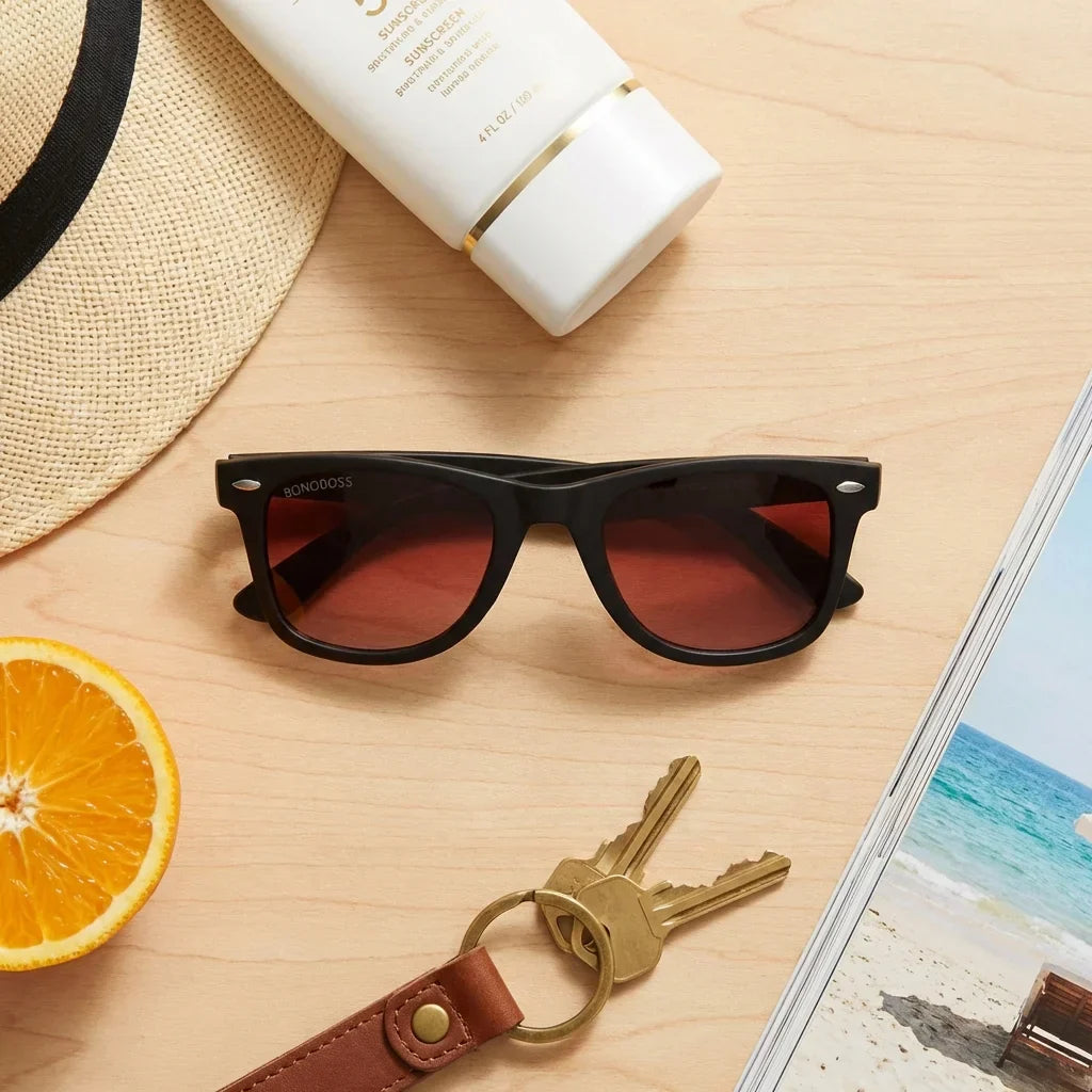 Lenses sun acacio rpet polarized rpet recycled red summer essentials flat lay beach accessories bonoboss #editorial_detail2 #color_rojo