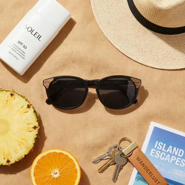 Lenses sun chiloe 0084 polarized bio-acetate black summer essentials flat lay playa accesorios verano bonoboss #slider_grid1 #color_negro