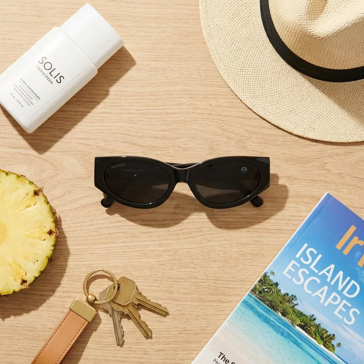 Lenses sun milan polarized bio-acetate black summer essentials flat lay playa accesorios verano bonoboss #editorial_detail2 #color_negro