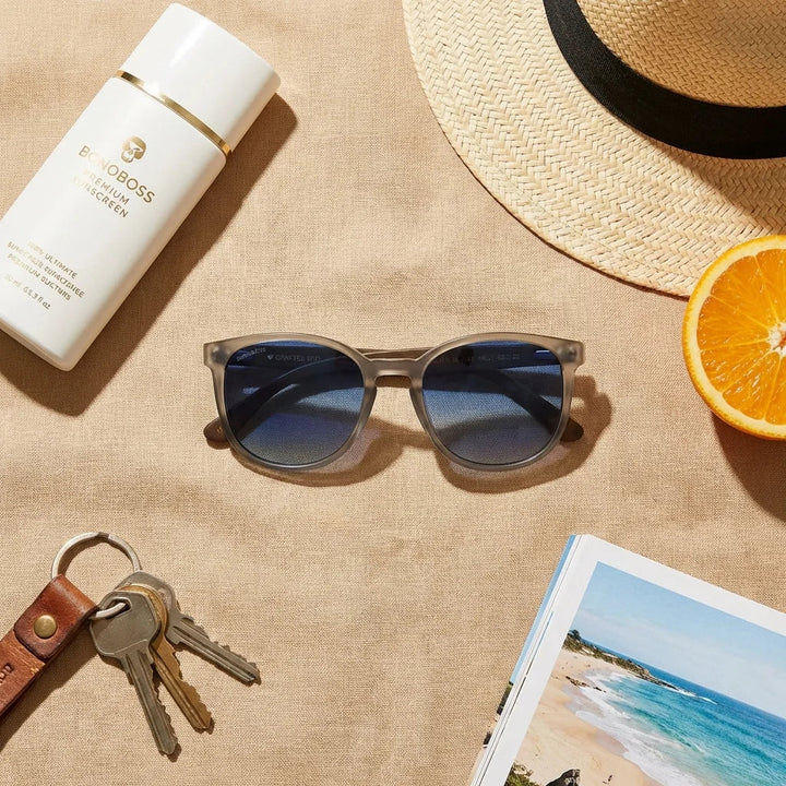 Lenses sun meli tsp polarized bio-acetate tsp biodegradable mirrored blue botanical composition monstera bonoboss #editorial_grid2 #color_espejado-azul