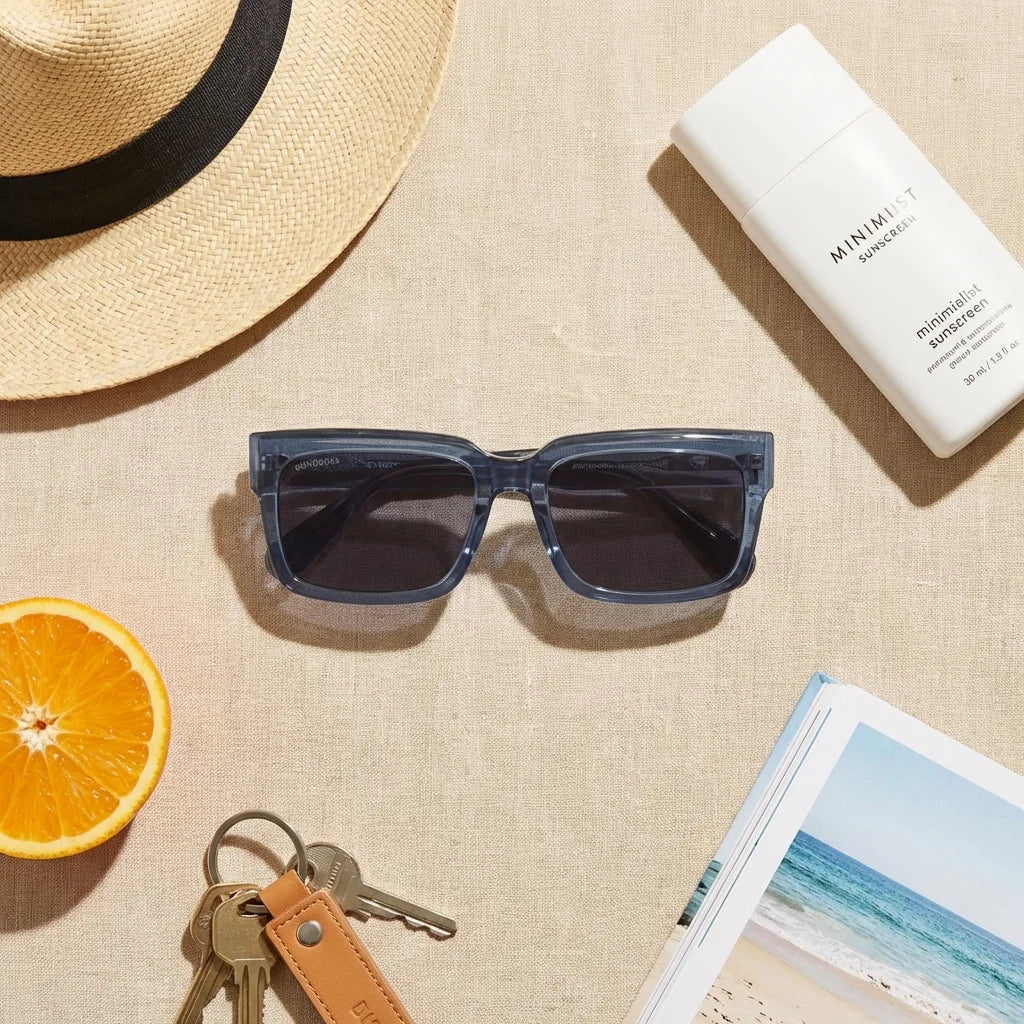 Lentes sol Amsterdam polarizados azul flat lay summer essentials accesorios playa Bonoboss #editorial_detail2 #color_azul