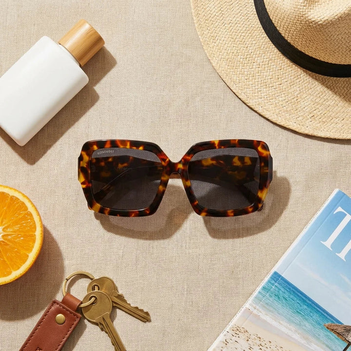 Lenses sun alaska polarized tortoise summer essentials flat lay beach accessories bonoboss #editorial_detail2 #color_carey