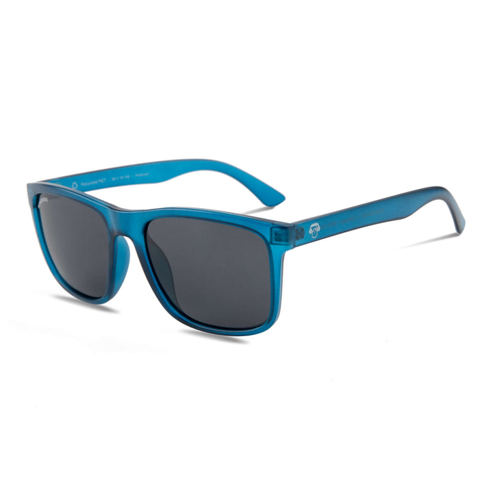 Sunglasses polarized hechos with botellas plasticas recycleds for men and women blue with lenses black vista angular Bonoboss #color_ocean