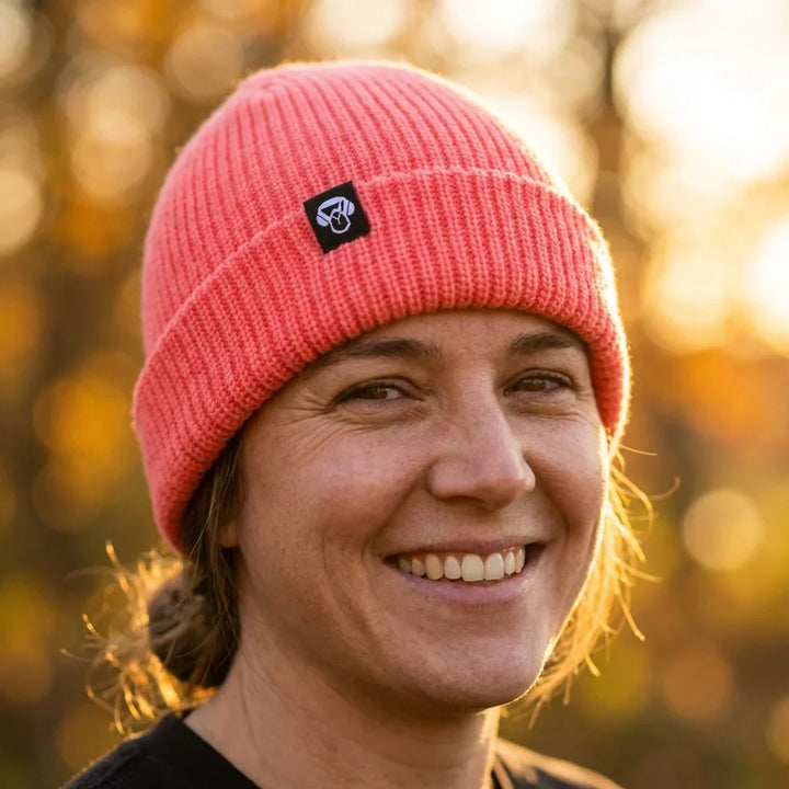 Beanie gorro invierno retrato luz dorada close-up bonoboss