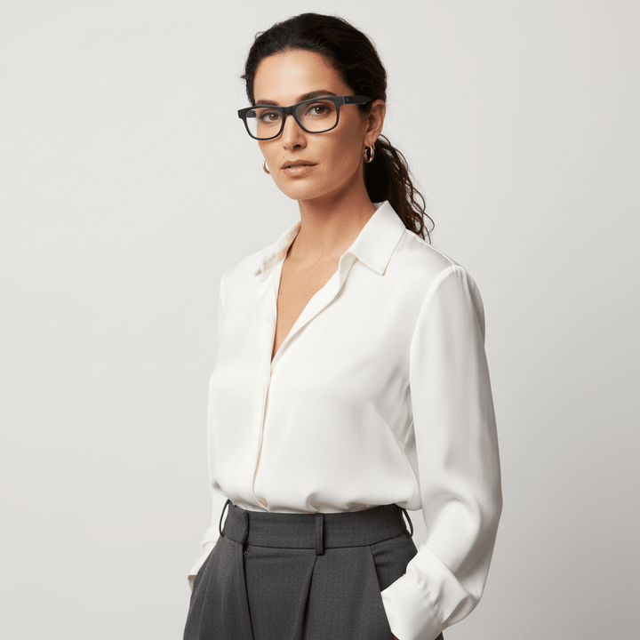 La side view 3/4 a modelo women cara ovalada wearing frames optical frames prescription bonoboss color textured in acetate natural biodegradable sustainable recycled laminao de #color_darkblue