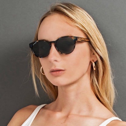 Lentes antejos de sol polarizados ovalados  carey azul color negro para hombre y mujer #color_carey