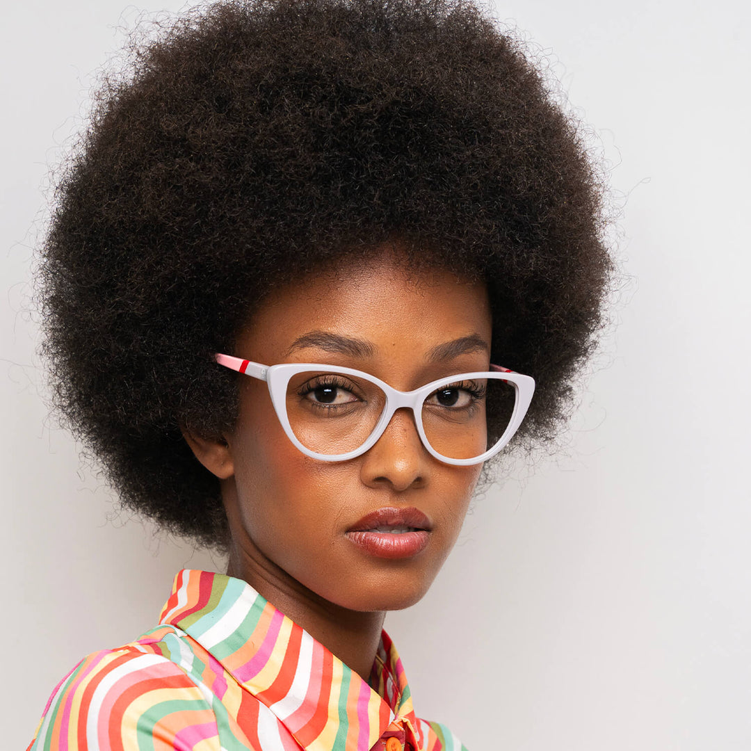 Eyeglasses agate pattern moda for men and women round face large. front view frames optical white with temples red Bonoboss #color_gris