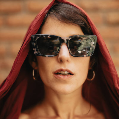 anteojos de sol polarizados gafas opticas rayban pata gruesa en mujer de cara ovalada