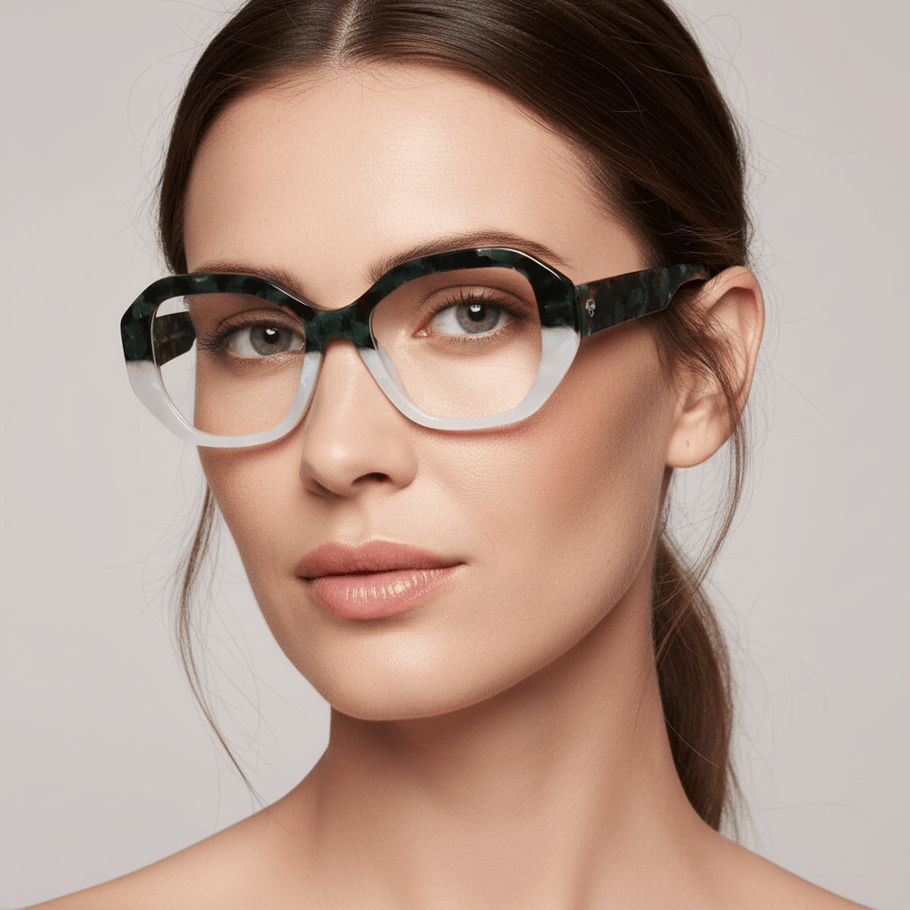 Vista frontal: armazón de lentes Gaia en verde, bio-acetato geométrico, diseño de Bonoboss #color_green