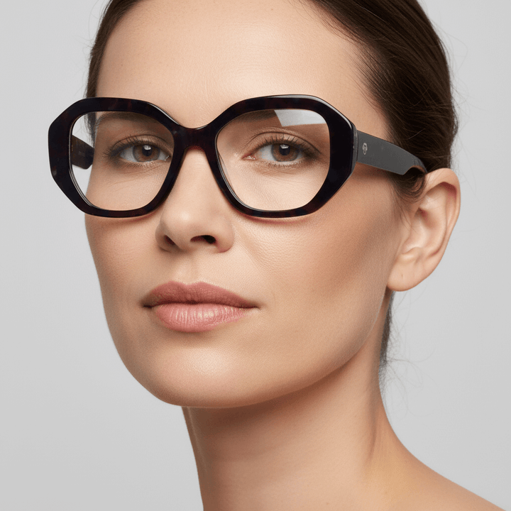 Armazón de lentes Gaia en gris espacial: vista frontal, bio-acetato geométrico, diseño de Bonoboss #color_space