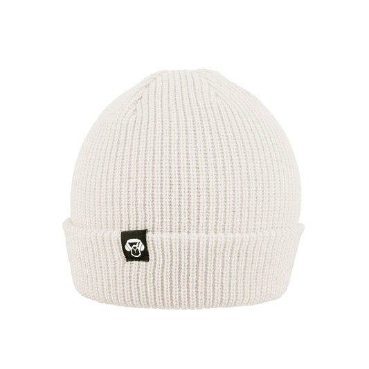 beanie invierno redondo de color blanco con logo de color negro. Gorros para el invierno hechos de material sustentable reciclado regalo corporativo. mayorista distribuidor de regalos corporativos sustentables ecologicos