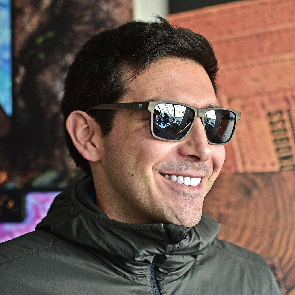 lentes de sol cuadrados grandes para hombre y mujer polarizados cara redonda grande receta optica mayorista plastico reciclado #color_cacao