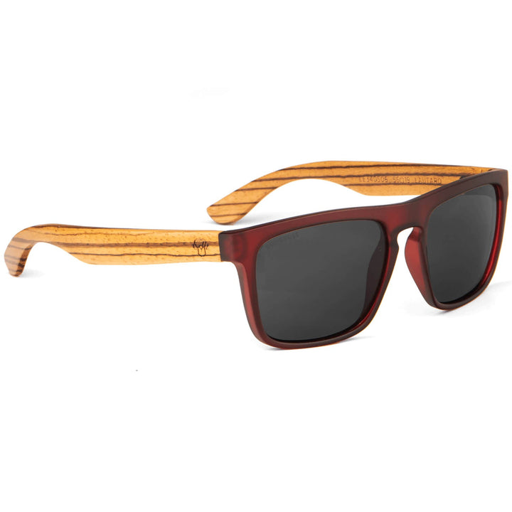 Sunglasses polarized for men and women rectangular red with wooden temples natural sustainable. marco recycled plastic with lenses polarized Bonoboss #color_wine