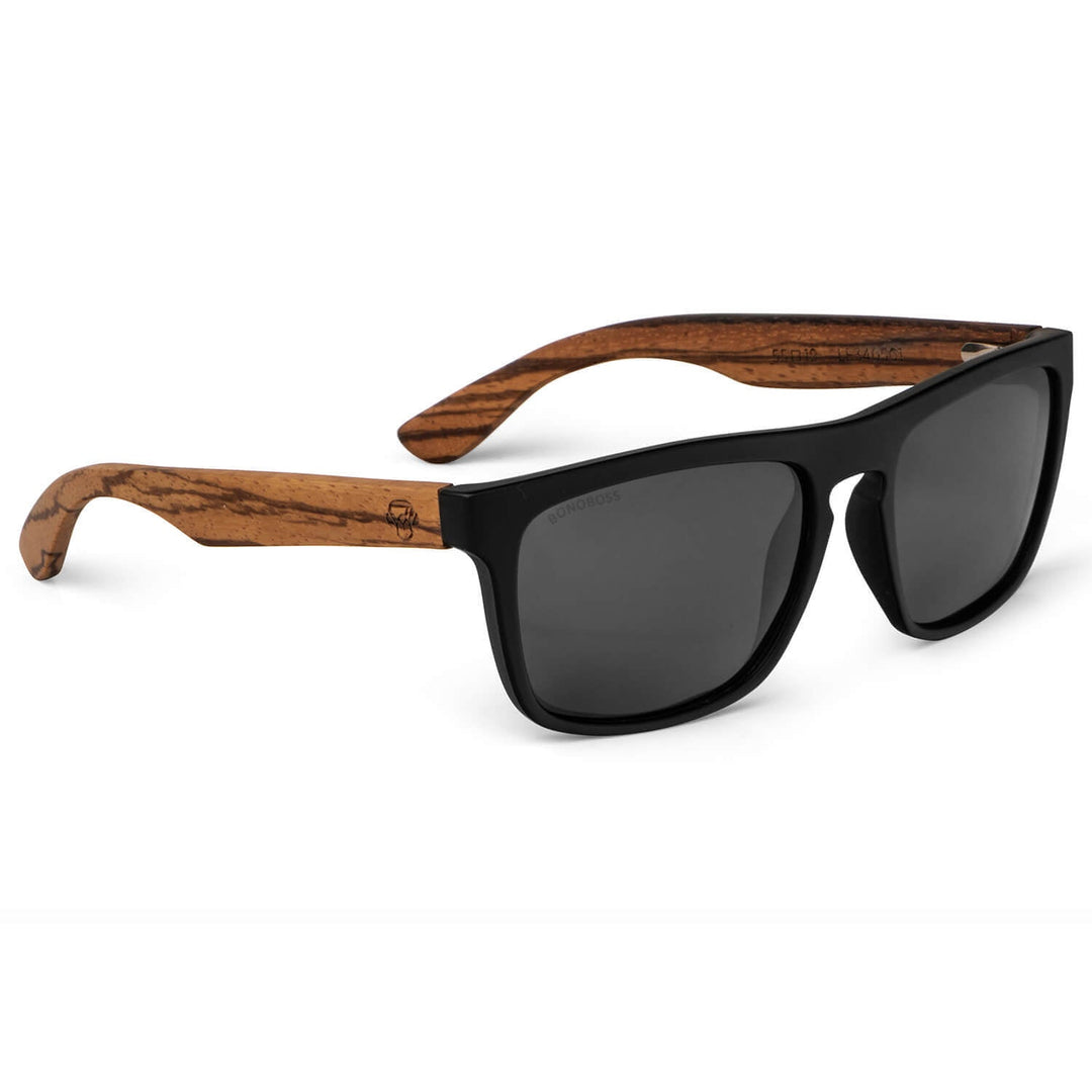 Una front view eyeglasses sunglasses rectangular eco-friendlys recycled plastic especial for corporate gift personalizado blue ocean with lenses gradient bluees in angled view in a modelo men Bonoboss #color_ocean
