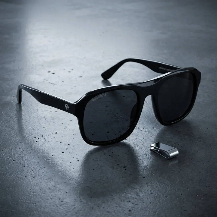 Lenses sun tom sun polarized bio-acetate biodegradable aviator black sobre concreto urbano textura industrial bonoboss #editorial_grid2 #color_negro