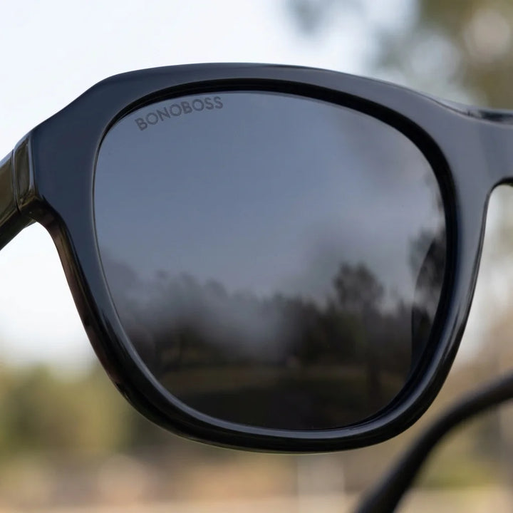 Lenses sun tom sun polarized UV400 bio-acetate aviator black close-up lente mirrored coating premium bonoboss #editorial_polarizado #color_negro