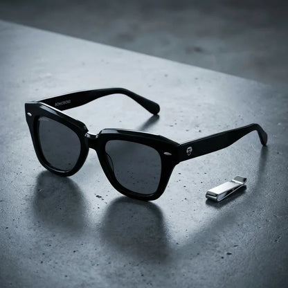Lentes sol Selkie Retro polarizados UV400 bio-acetato negro sobre concreto urbano detalle lente oscura Bonoboss #editorial_polarizado #color_negro