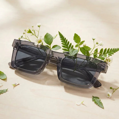 Lentes sol Tokyo polarizados bio-acetato transparente gris composicion botanica lente detalle floral Bonoboss #editorial_detail1 #color_transparente-gris