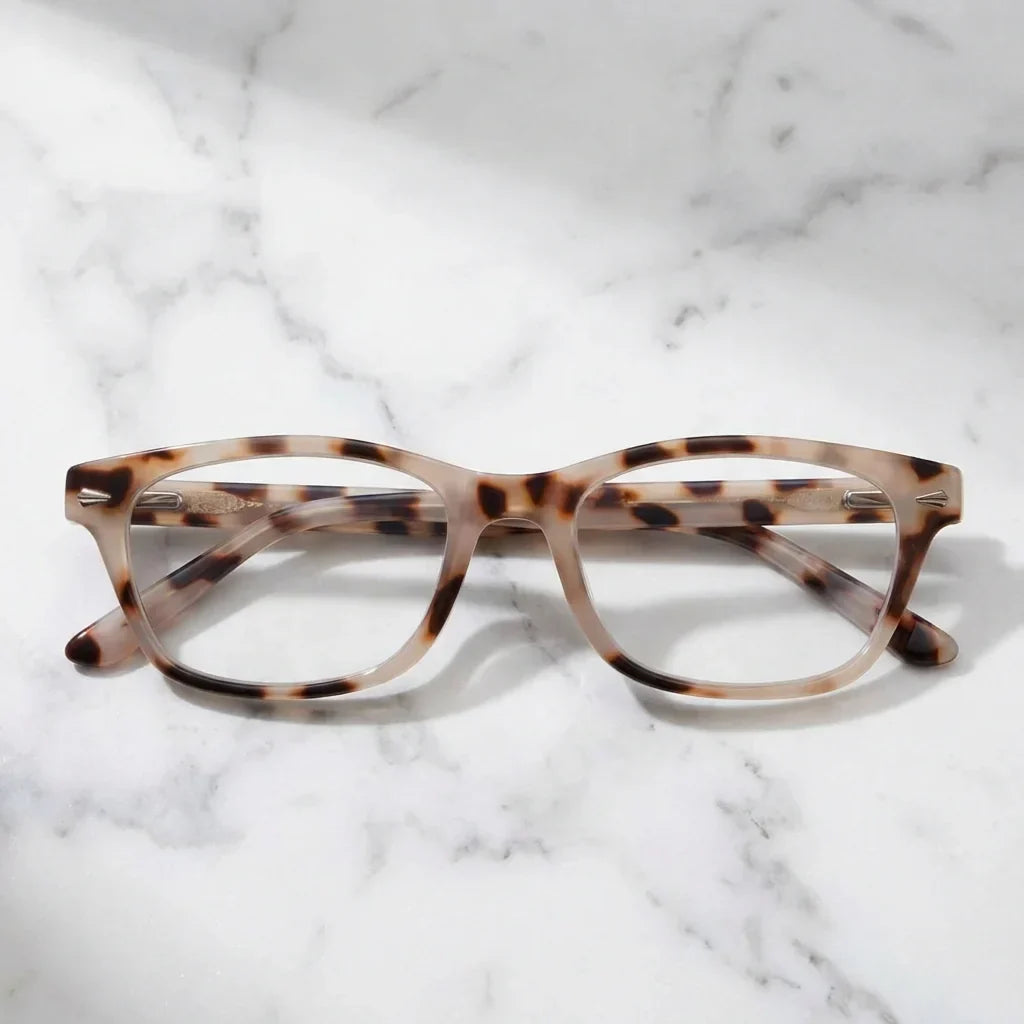 Lentes para leer Dubai Cream con filtro azul y armazón ojo de gato crema de plástico reciclado, detalle de las micas