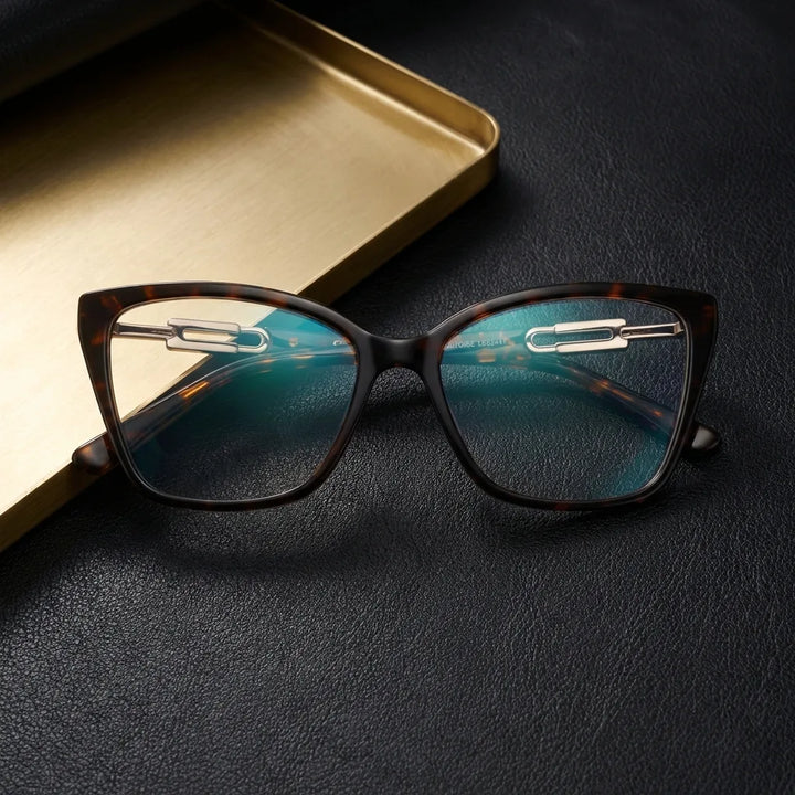 Lenses optical amy tortoise sobre black leather with detalle brass gold calidad premium prescription bonoboss #editorial_banner_confianza #color_carey