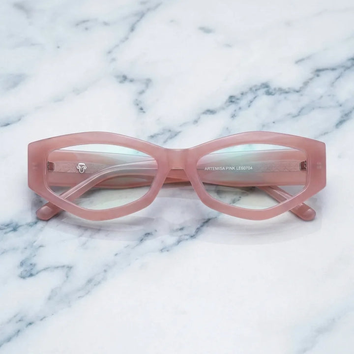 Lenses optical artemisa pink sobre mármol white elegante calidad premium prescription bonoboss #editorial_banner_confianza #color_pink