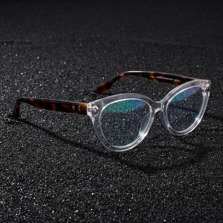 Lenses optical aurora clear sobre arena volcánica texturizada diseño sustainable bonoboss #editorial_sustentabilidad #color_transparente