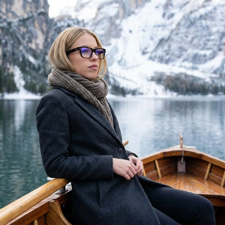 Lenses optical barcelona 1 tortoise modelo in barco lago with bosque nevado bonoboss #editorial_lifestyle1 #color_carey