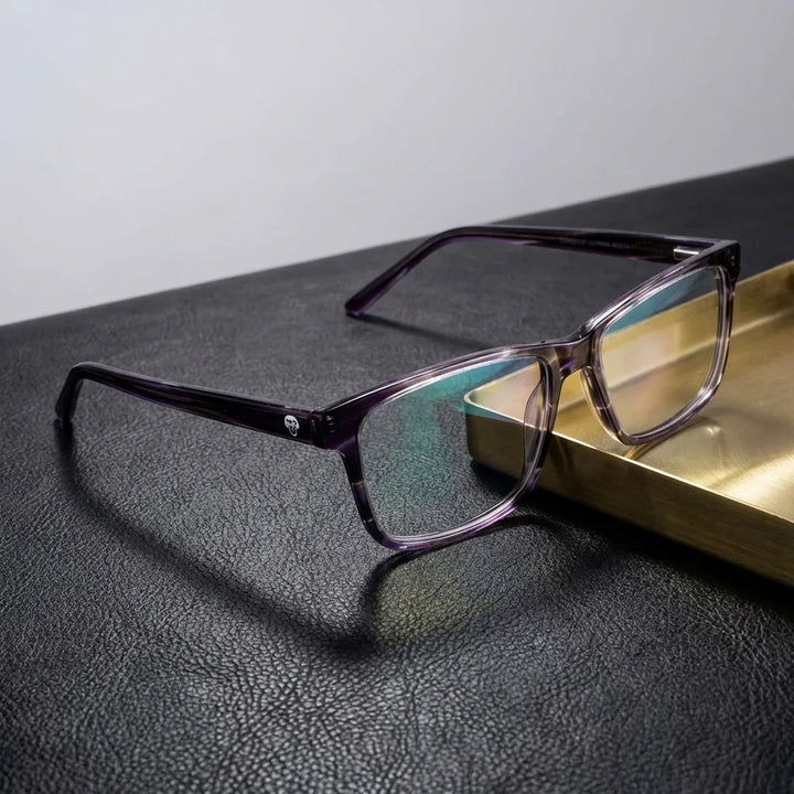 Lenses optical canelillo purple sobre black leather with detalle brass gold calidad premium prescription bonoboss #editorial_banner_confianza #color_morado