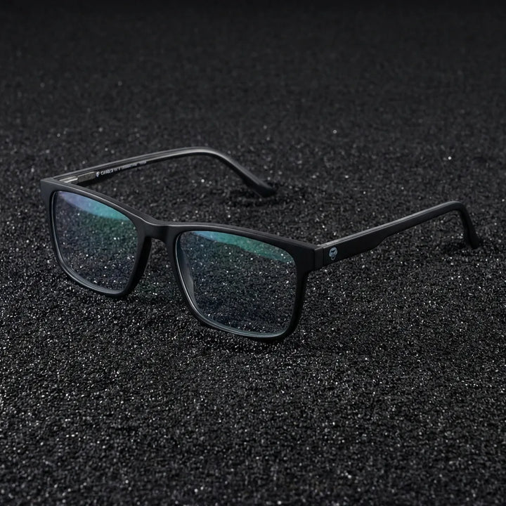Lenses optical canelo black sobre arena volcánica texturizada diseño sustainable bonoboss #editorial_sustentabilidad #color_negro