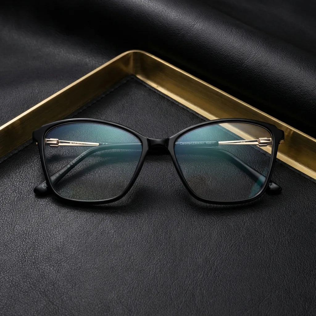 Lenses optical carolina black sobre black leather with detalle brass gold calidad premium prescription bonoboss #editorial_banner_confianza #color_negro
