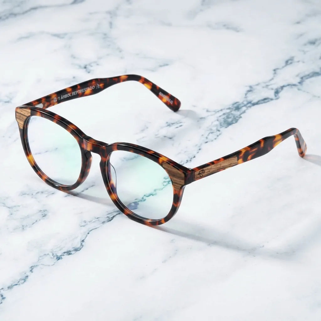 Lenses optical chiloe 0084 optical tortoise sobre mármol white elegante frame premium bonoboss #editorial_armazon #color_carey