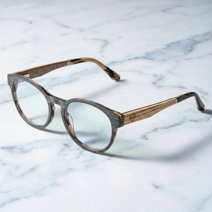 Lenses optical chiloe gray sobre mármol white elegante frame premium bonoboss #editorial_armazon #color_gris