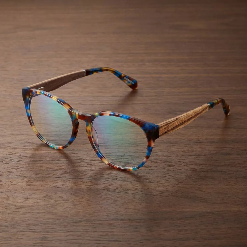 Lenses optical chiloe 111 tortoise sobre escritorio wooden premium calidad premium prescription bonoboss #editorial_banner_confianza #color_carey