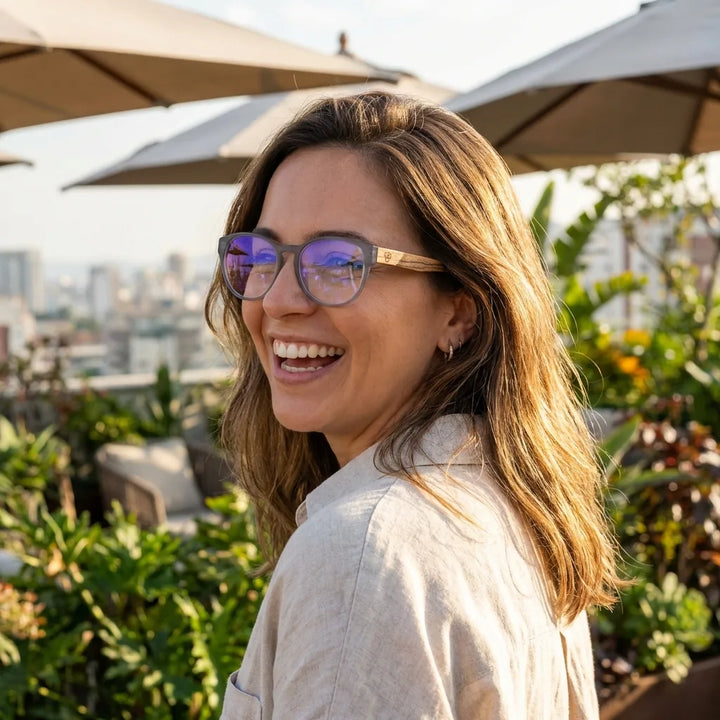 Lenses optical chiloe 111 clear women in terraza with vista panorámica bonoboss #editorial_lifestyle1 #color_transparente