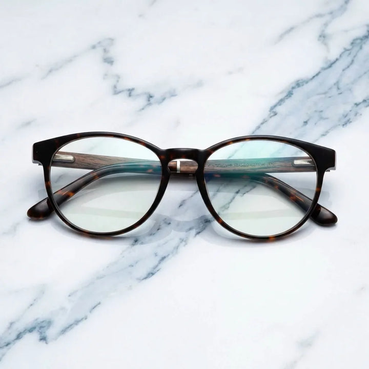 Lenses optical chiloe tortoise sobre mármol white elegante frame premium bonoboss #editorial_armazon #color_carey