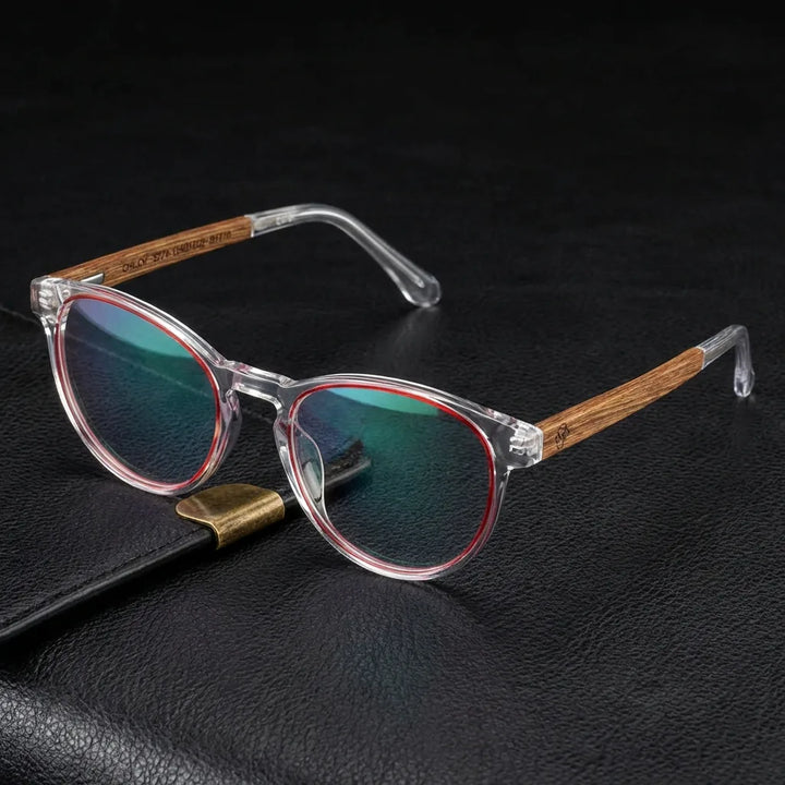Lenses optical chiloe tortoise modelo in contexto social urbano profesional bonoboss #editorial_lifestyle3 #color_carey
