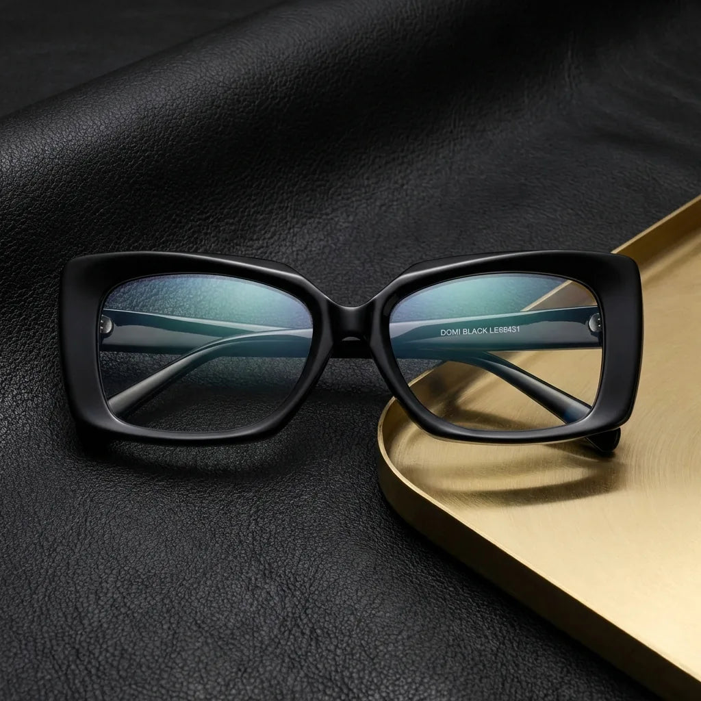 Lenses optical domi black sobre black leather with detalle brass gold calidad premium prescription bonoboss #editorial_banner_confianza #color_negro