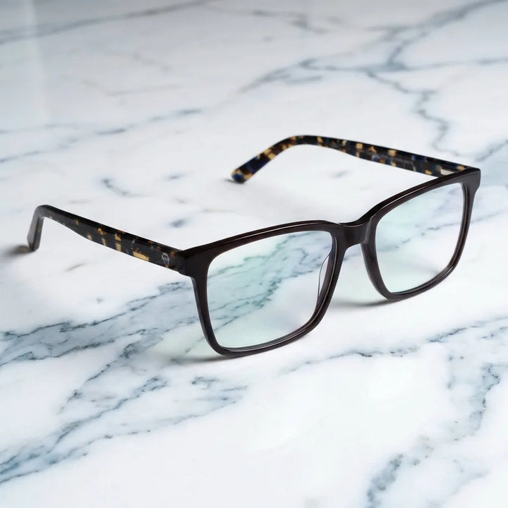 Lenses optical don eduardo brown sobre mármol white elegante frame premium bonoboss #editorial_armazon #color_brown