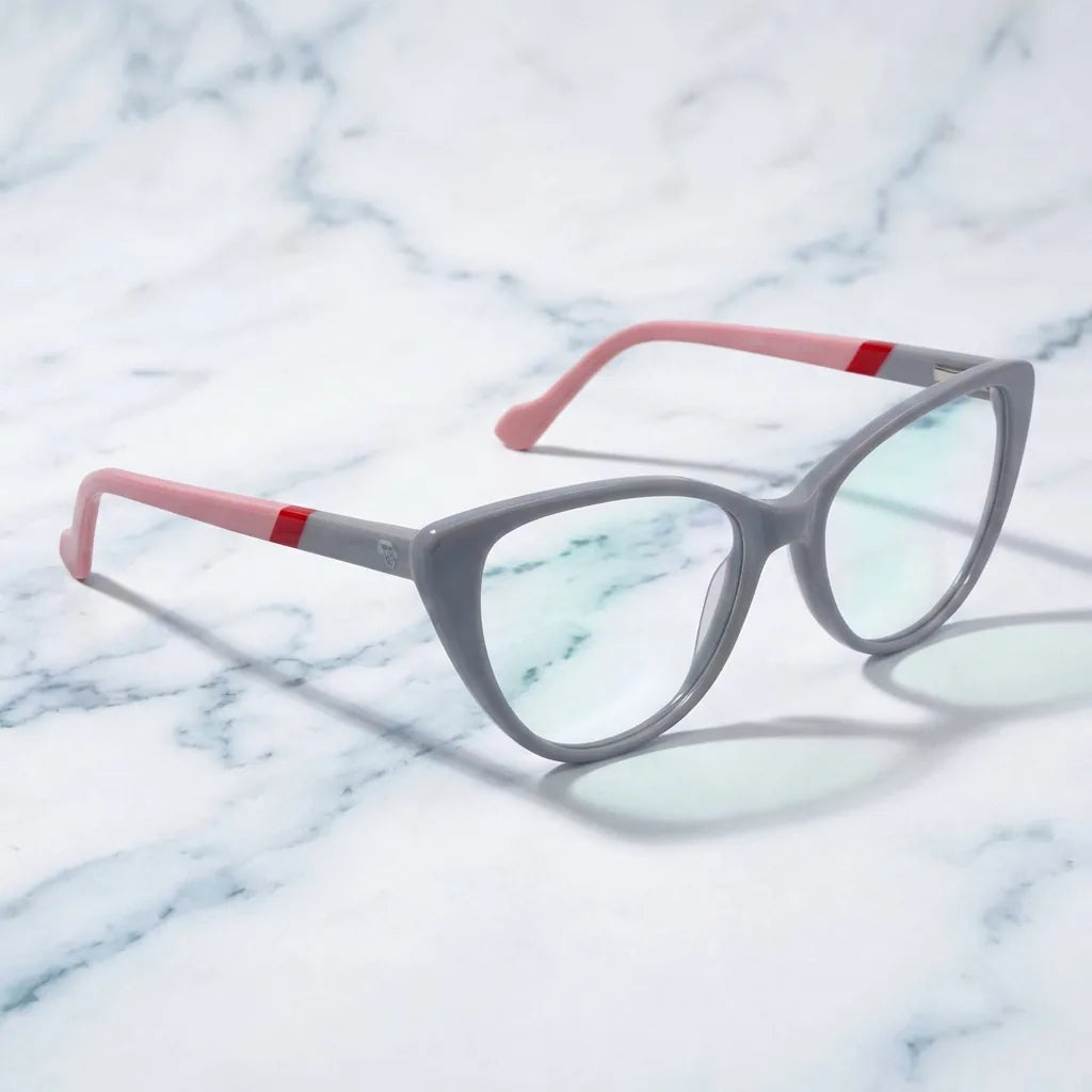 Lenses optical emma purple women relajada in piscina resort bonoboss #editorial_lifestyle3 #color_morado