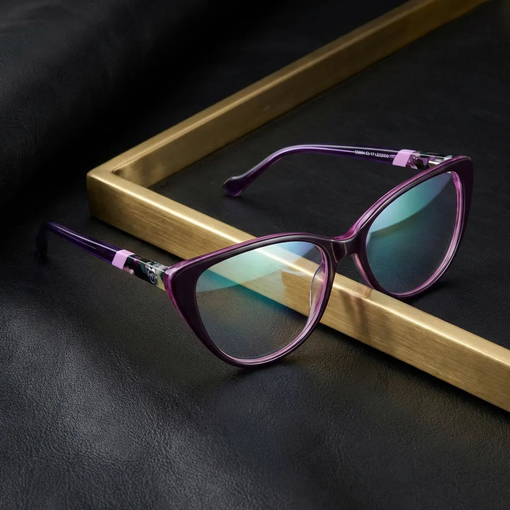 Lenses optical emma purple sobre black leather with detalle brass gold calidad premium prescription bonoboss #editorial_banner_confianza #color_morado