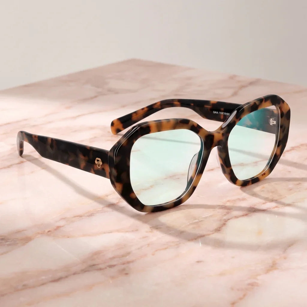 Armazón de lentes Gaia en verde: foto de producto sobre fondo limpio, bio-acetato geométrico #editorial_lifestyle3 #color_green