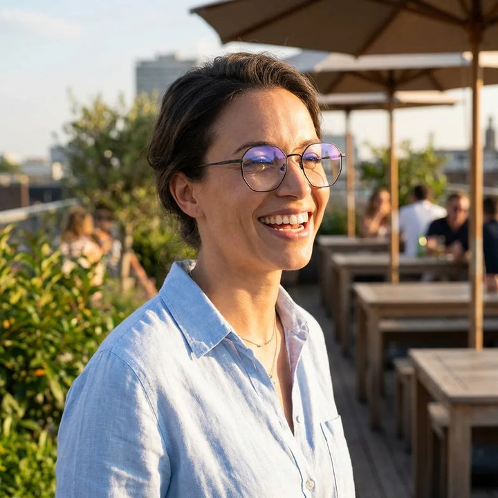 Lenses optical galapagos magnet purple women in terraza with vista panorámica bonoboss #editorial_lifestyle1 #color_purple
