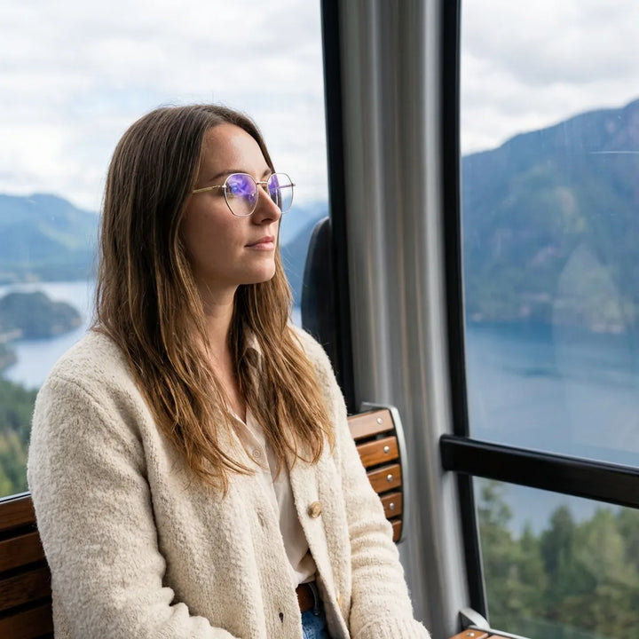 Lenses optical galapagos magnet silver modelo in contexto social urbano profesional bonoboss #editorial_lifestyle3 #color_silver
