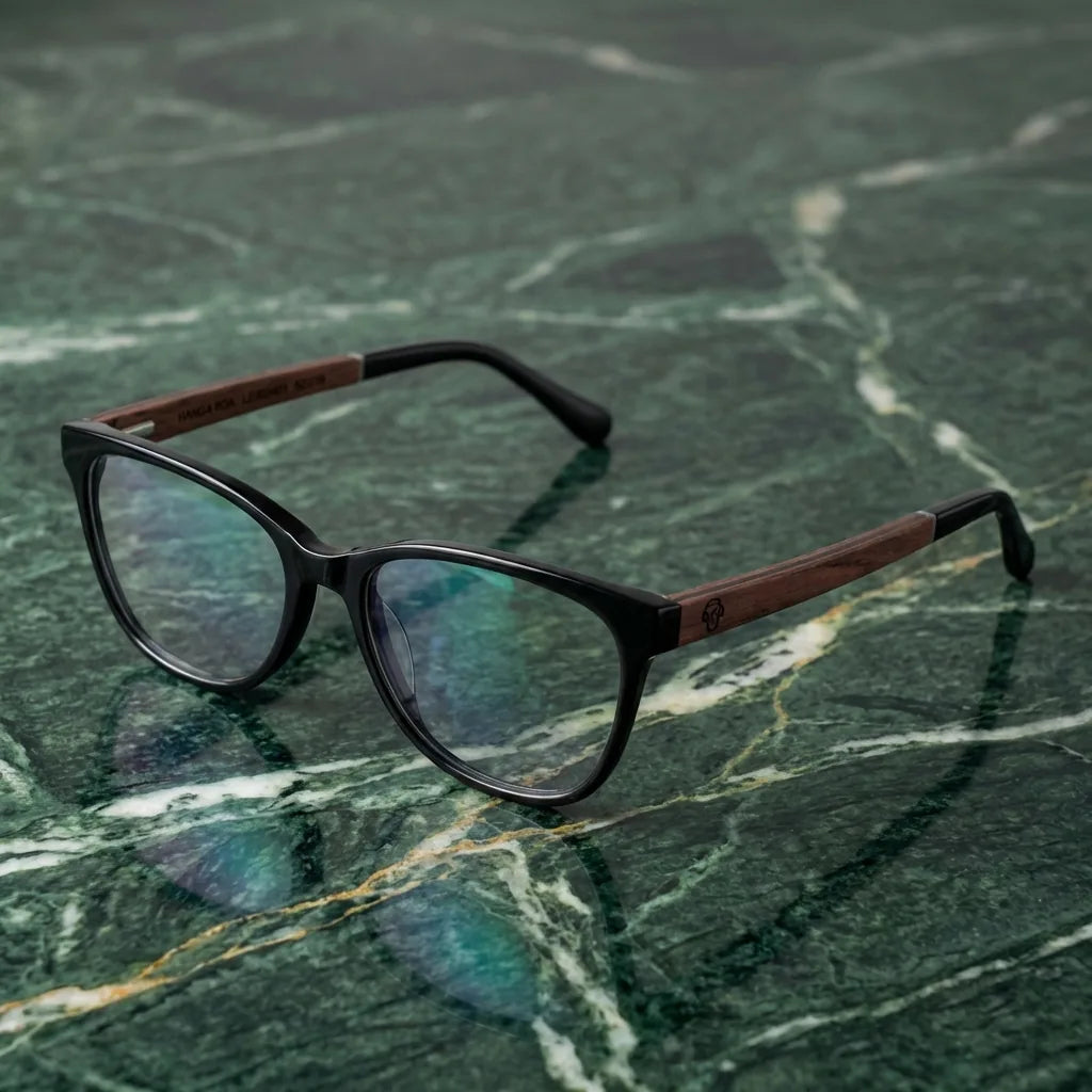 Lenses optical hanga roa black sobre mármol green natural diseño sustainable bonoboss #editorial_sustentabilidad #color_negro